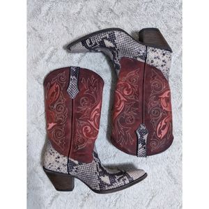 🆕 Durango Embroidered SnakeSkin Cowgirl Boots 9.5